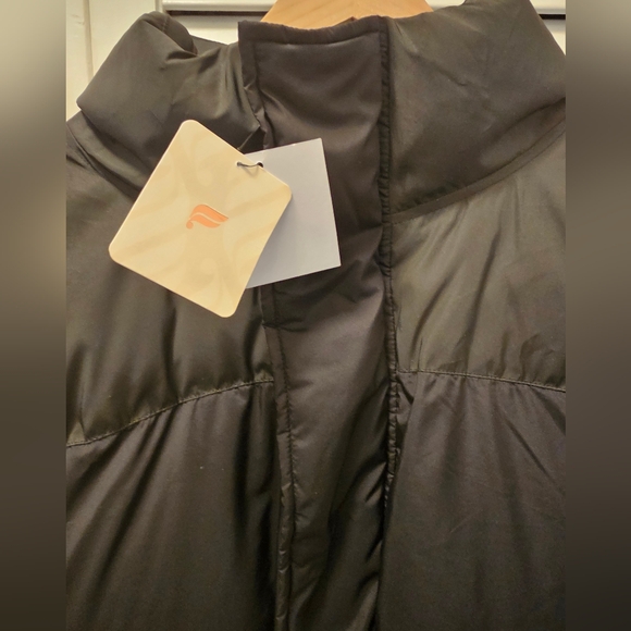 New Fabletics Essential Puffer Black Jacket Size 4XL - Picture 6 of 7